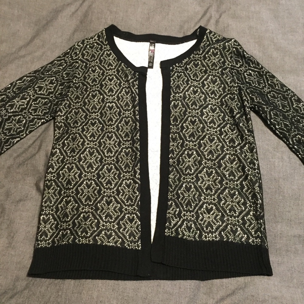 ABSOLUTELY black and white pattern cardigan small